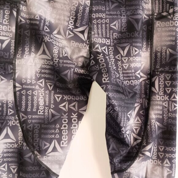 Reebok All Over Print Pocket Leggings 25” Inseam M New Workout Athleisure - Picture 2 of 8